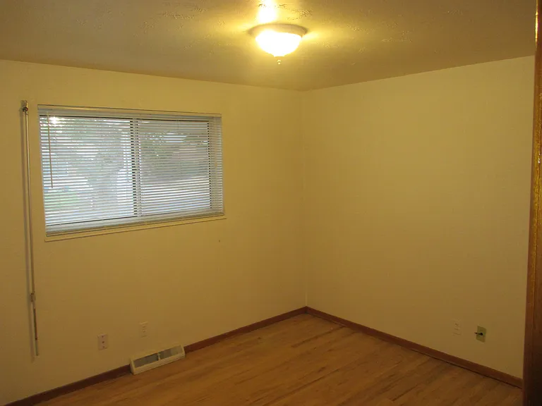 8760 Norwich St — Photo 11