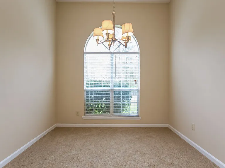 495 Anna Ave — Photo 5