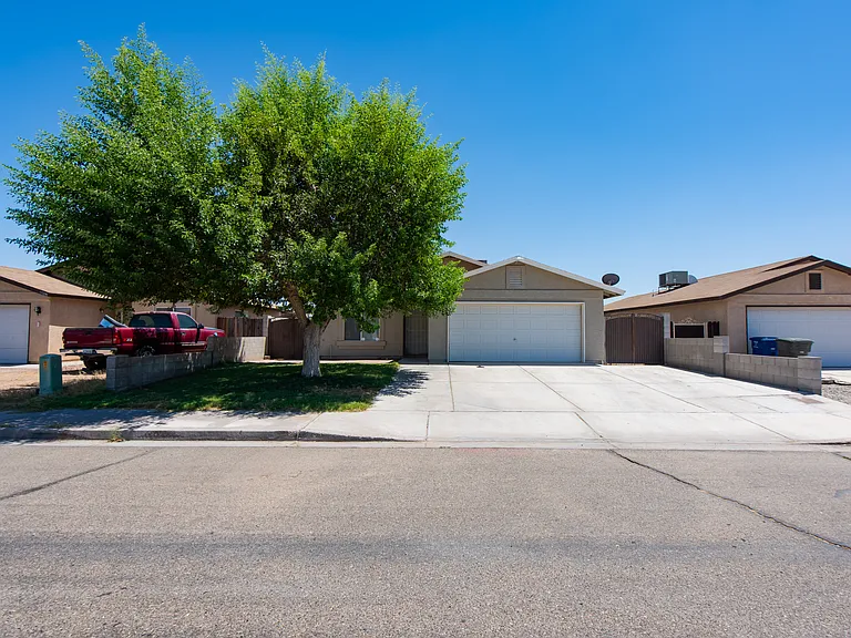 8845 E 38th Pl — Photo 2