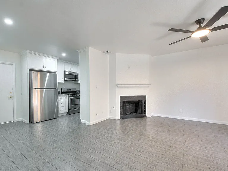 13810 Funston Ave — Photo 8