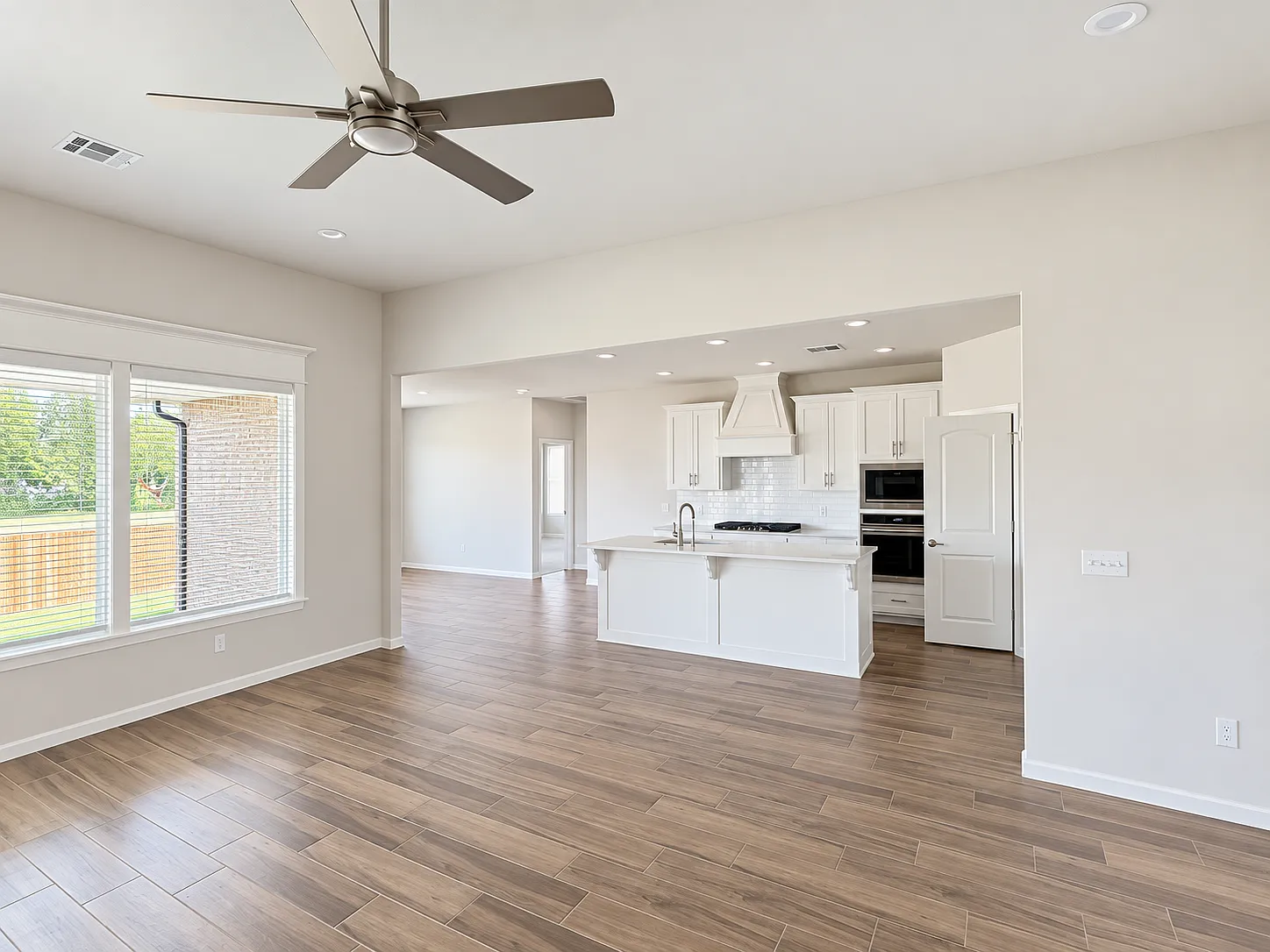 4 bed, 2450 sqft, $3,400 — Photo 4