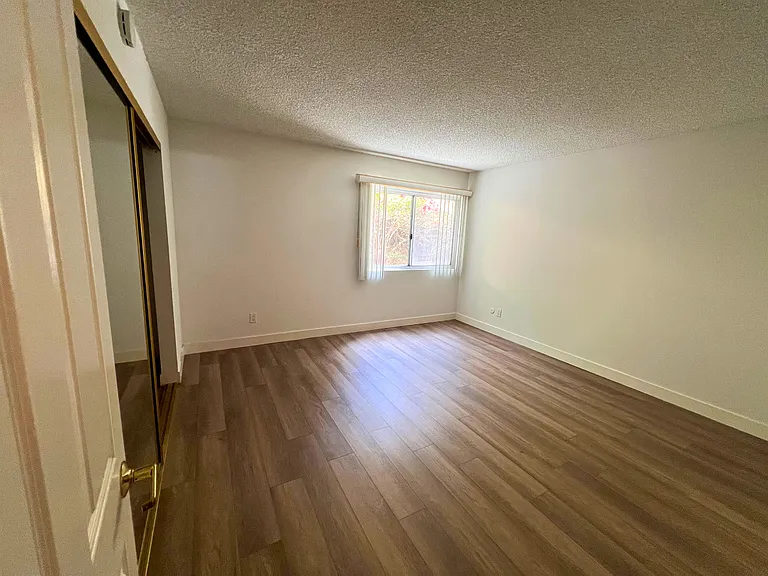 Hillside Terrace Apartments — Photo 6