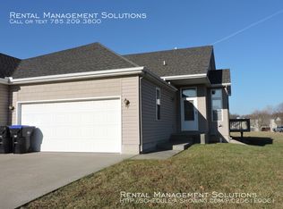 3401 SW Amarosa Cir, Topeka, KS 66614