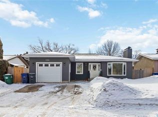 134 Stillwater DRIVE, Saskatoon, SK S7J 3N8