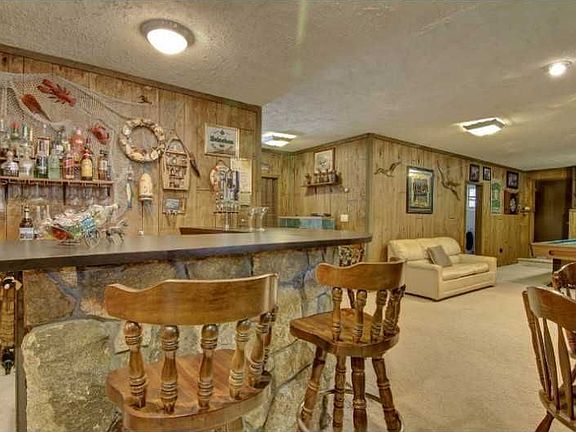 2nd image of 4 Rosewood Dr
