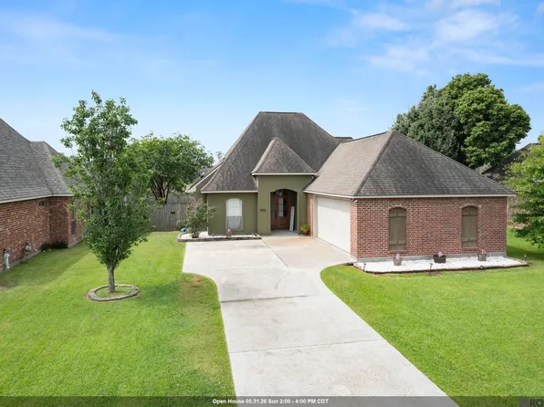 9050 Willow Point Dr, Denham Springs, LA 70726