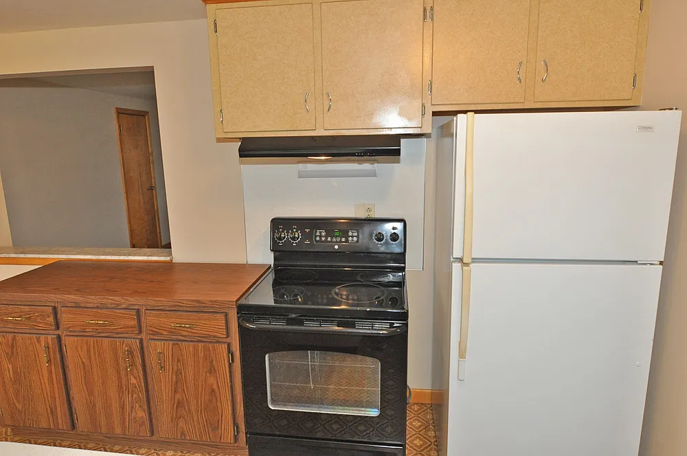 3 bed, 1350 sqft, $1,600 — Photo 4