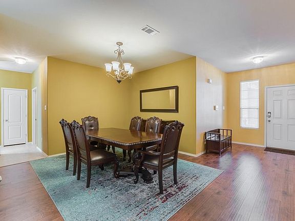 4th image of 320 Mesa Vista Dr