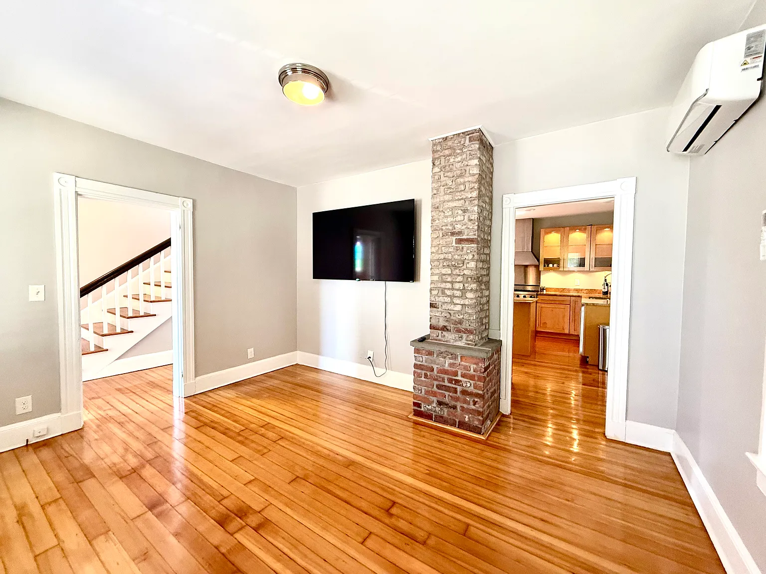 4 bed, 1176 sqft, $4,500 — Photo 3