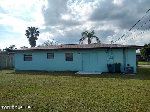 3rd image of 583R Mandan Ave