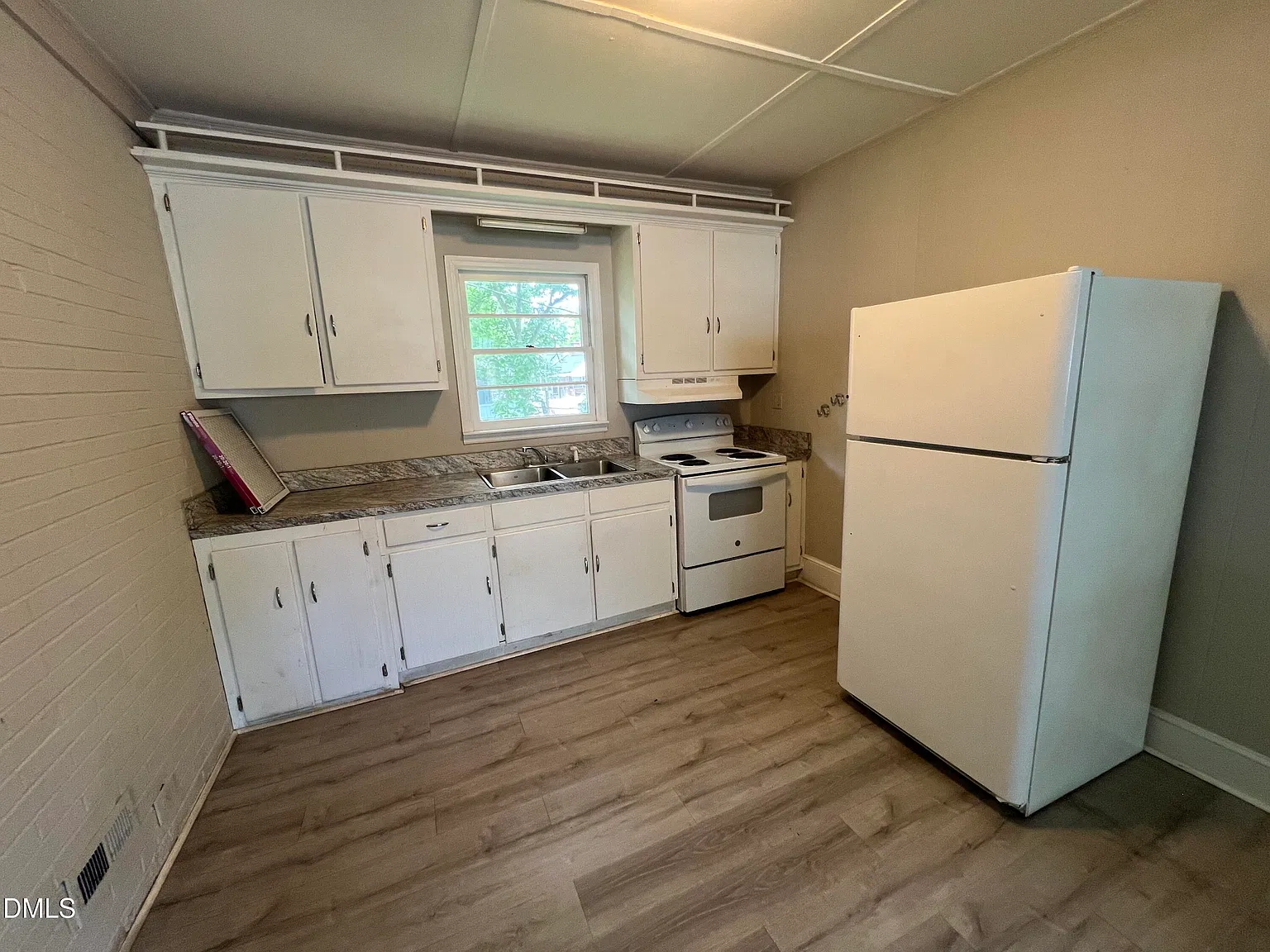 1 bed, 1.0 bath, $1,200 — Photo 3