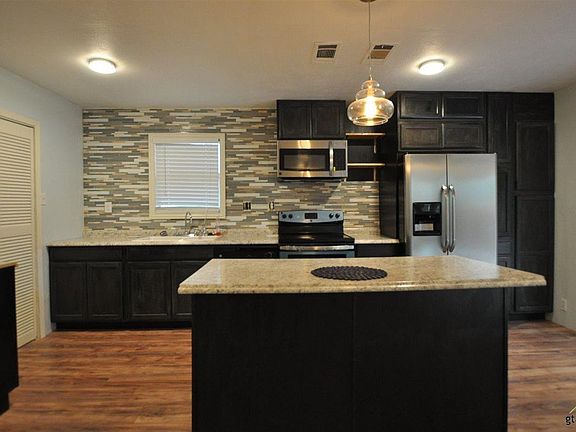 4th image of 22985 Creekwood Dr