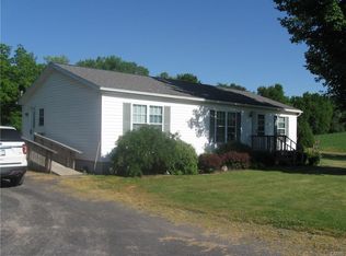 11272 Cooper St, Cato, NY 13033