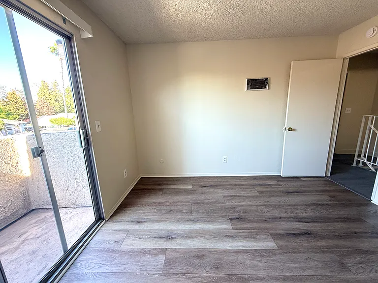 10412 Fern Ave #3 — Photo 8