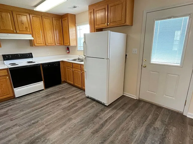 601 Main St — Photo 21