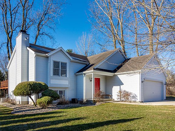 2nd image of 1322 Lykins Ln