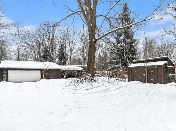 9828 Blair St, Zeeland, MI 49464