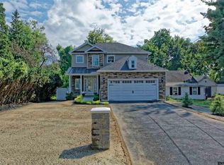 9 Willowdale Ter, Albany, NY 12205