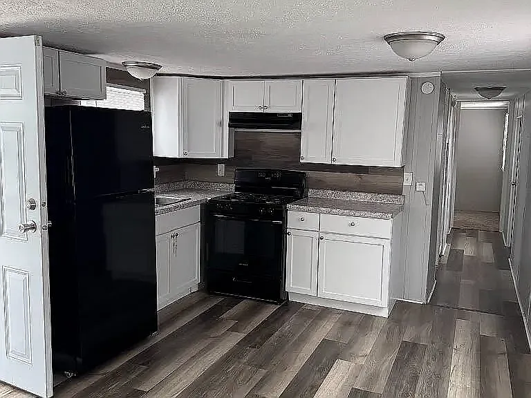701 State St #31 — Photo 2