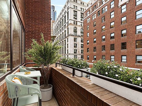 3rd image of 211 Madison Ave #5B