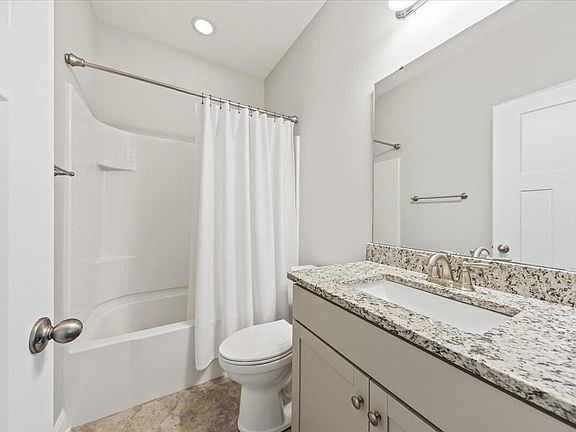 5th image of 2267 Spring Hope Dr