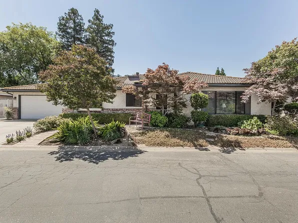 833 E El Paso Ave, Fresno, CA 93720