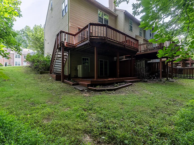 8031 Green Valley Ln — Photo 43