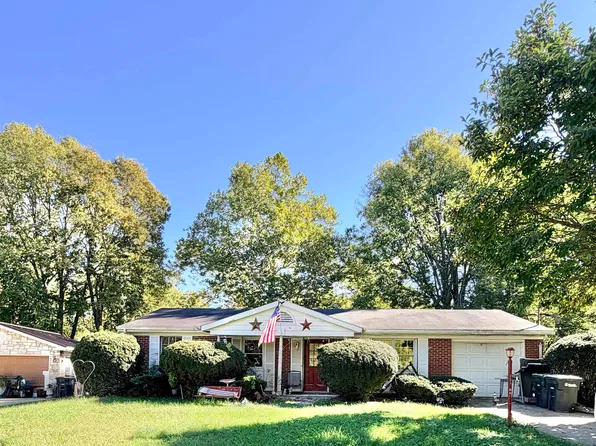 2300 S Wisteria Ln, Muncie, IN 47302