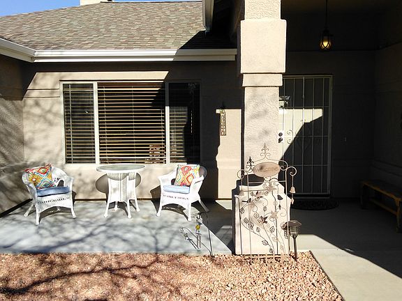 Front sitting area