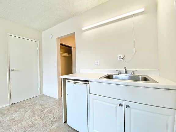 4th image of 448 S Alexandria Ave APT 201A