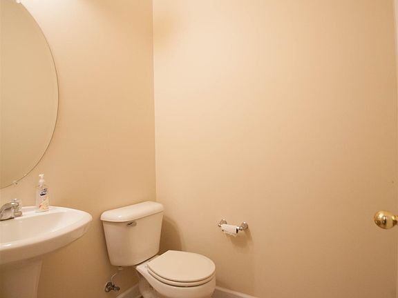 5th image of 7804 Kemberton Dr W