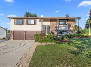 665 Arizona Pass, Elk Grove Village, IL 60007