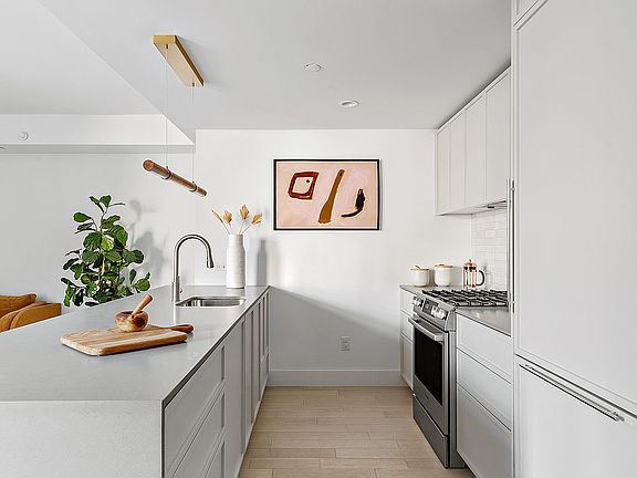 3rd image of 111 Montgomery St APT 10M