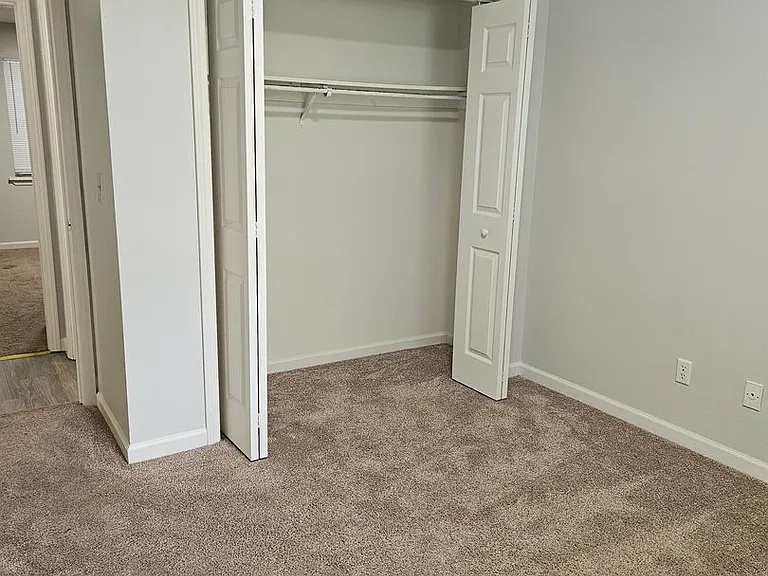 10419 Hidden Valley Ln E — Photo 7