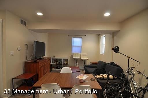 4th image of 1636-42 N North Park Ave #1642-G