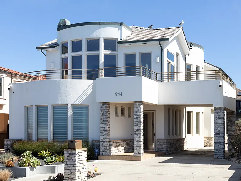 W Cliff Dr — Photo 5
