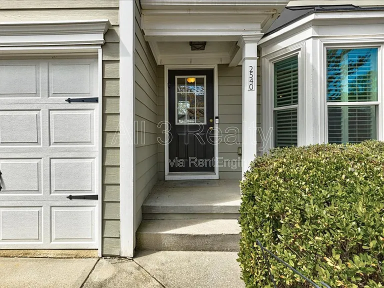 2540 Alvecot Cir — Photo 3