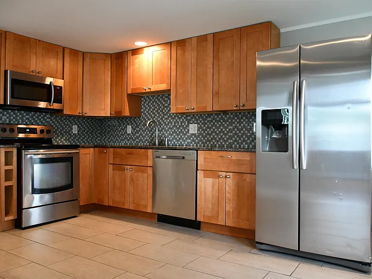 67 Harold St — Photo 3