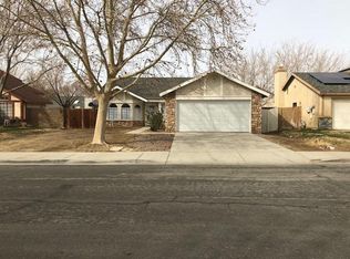 2649 Regal Ct, Lancaster, CA 93535