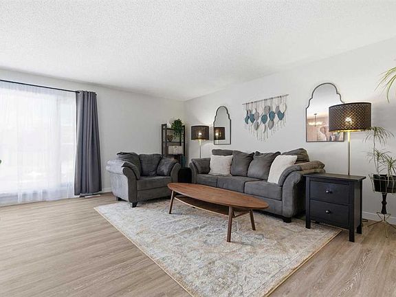 5th image of 7 N Woodmont Rise SW
