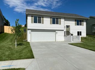 635 N 27th St, Blair, NE 68008