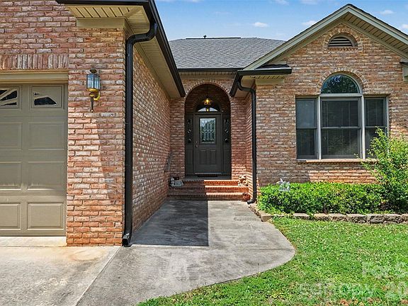 5th image of 507 Birmingham Ct