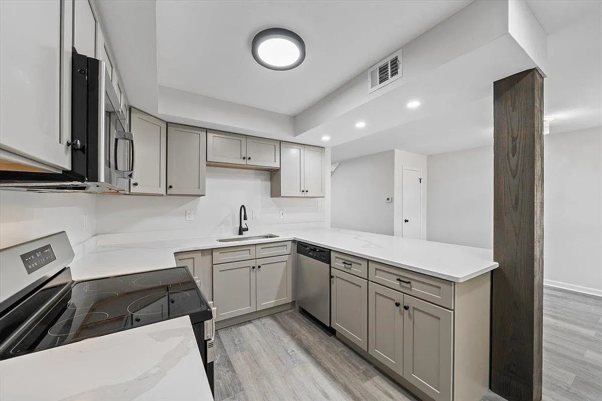 2 bed, 2.5 bath, 1455 sqft, $1,700 — Photo 1
