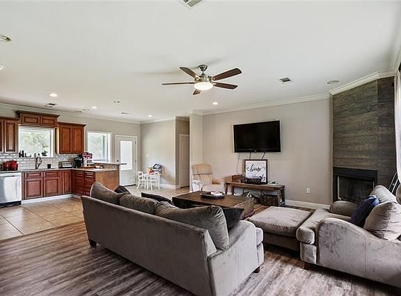 4th image of 60511 Sophies Way