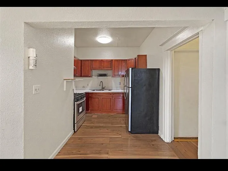 2422 E 24th St #2422 — Photo 3