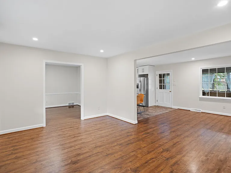 5024 Timbrook Ln — Photo 12