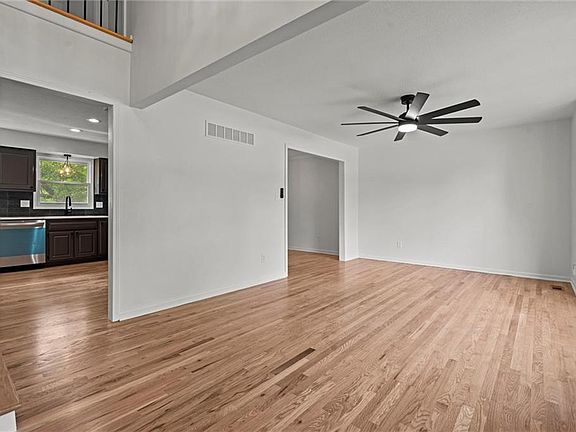 5th image of 4904 Ballentine St