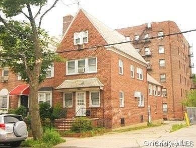1st image of 31-12 55th Street
