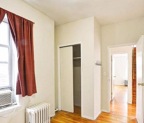 4th image of 321 W 47th St APT 5A