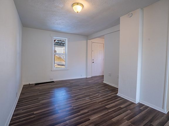 3rd image of 102 Linn Ave #104